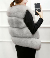 Faux Fur Sleeveless Vest Winter Thick Coats Women New Fashion Casual Jacket.