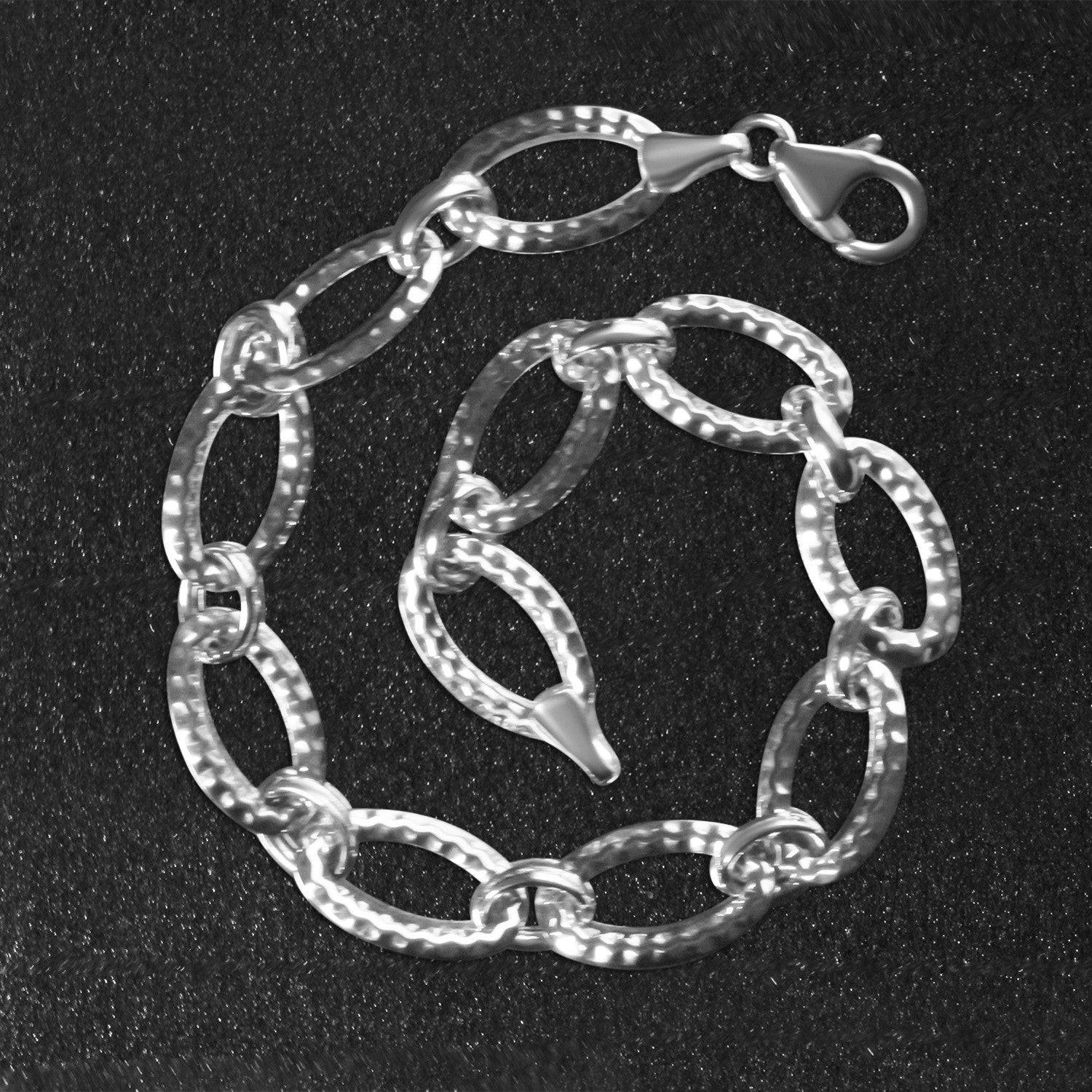 Textured Oval Link Bracelet in 14k White Gold (8.60 mm) | - Forever in Harmony